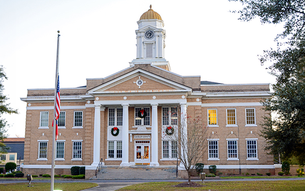 Candler County Courthouse in Metter, Georgia, representing the county seat and civic spaces in Candler County.