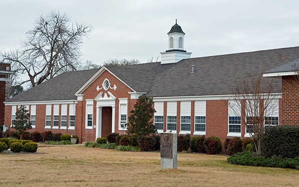 Cochran Municipal Building in Cochran, Georgia, representing public facilities in Bleckley County.
