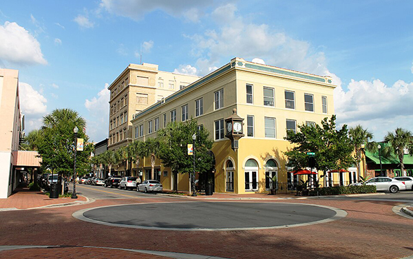 Downtown Winter Haven street scene in Polk County, Florida.