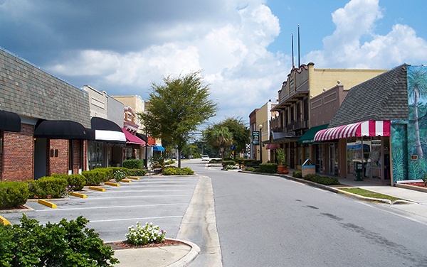 Street scene in the Lake Wales Commercial Historic District in Polk County, Florida.