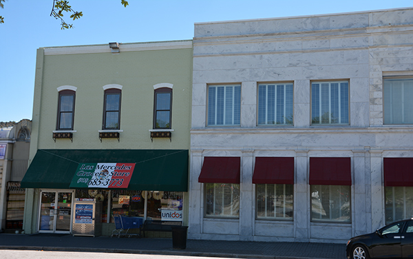 Metter Downtown Historic District in Metter, Georgia, showing local storefronts and downtown public space in Candler County.