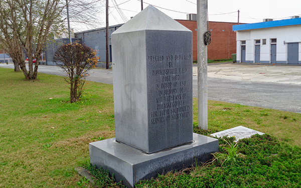 Stone veterans monument in Hawkinsville honoring military veterans from Pulaski County, Georgia
