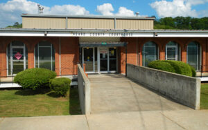 Front entrance and accessibility ramp at the Heard County Courthouse in Franklin, Georgia.